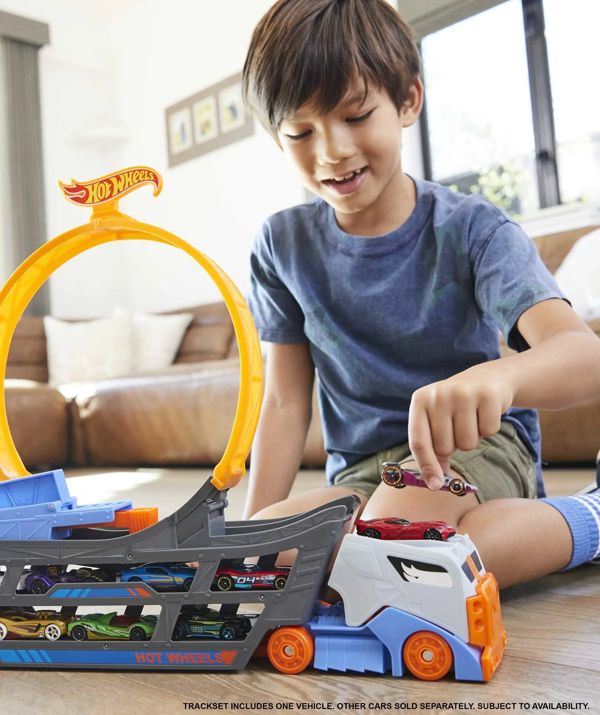 Hot Wheels Stunt and Go Transporter Truck B400