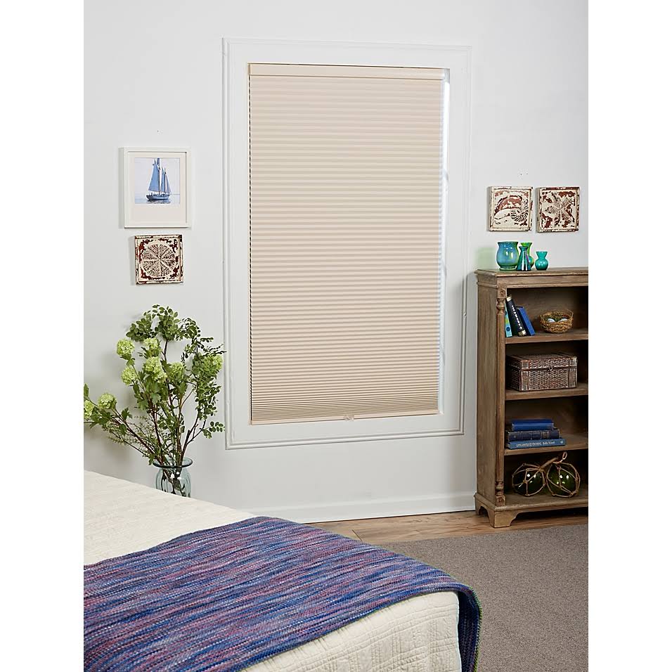 Cordless Cellular Shade in Alabaster M8983