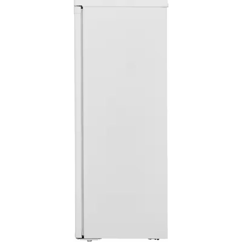 6 cu. Ft. Upright Freezer V677