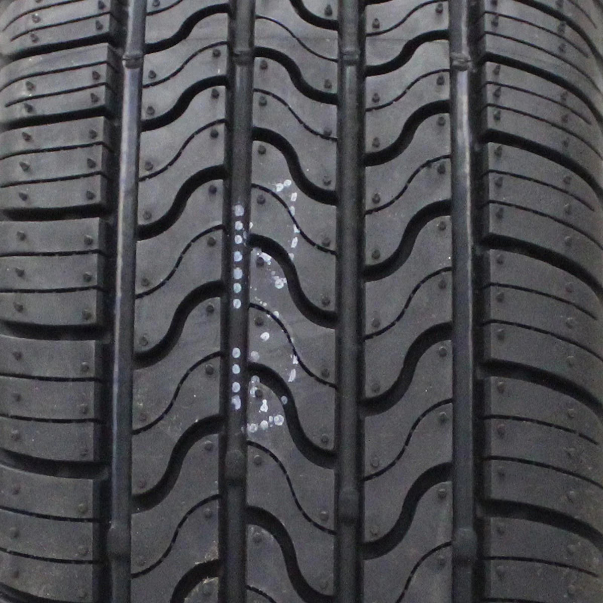 245/60R18 105 T All Season Tire H792434