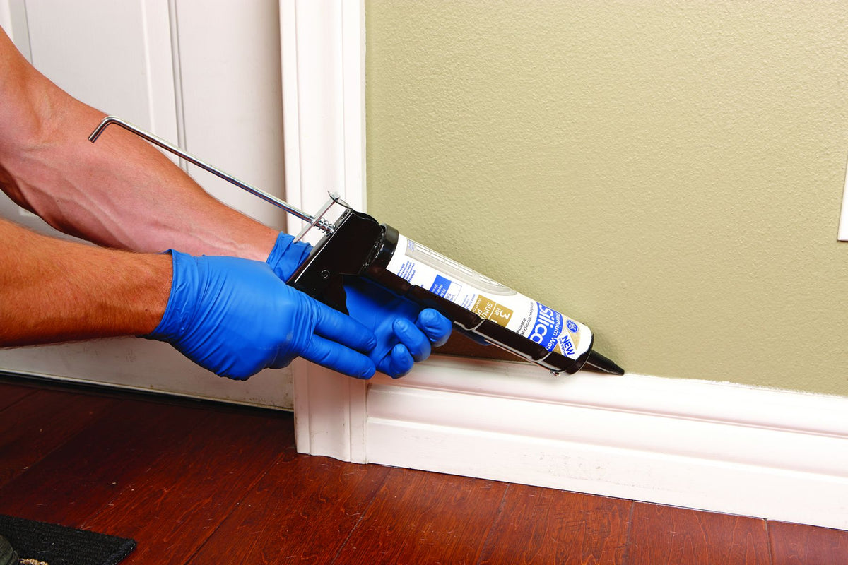 9 In. Caulking Gun J1816