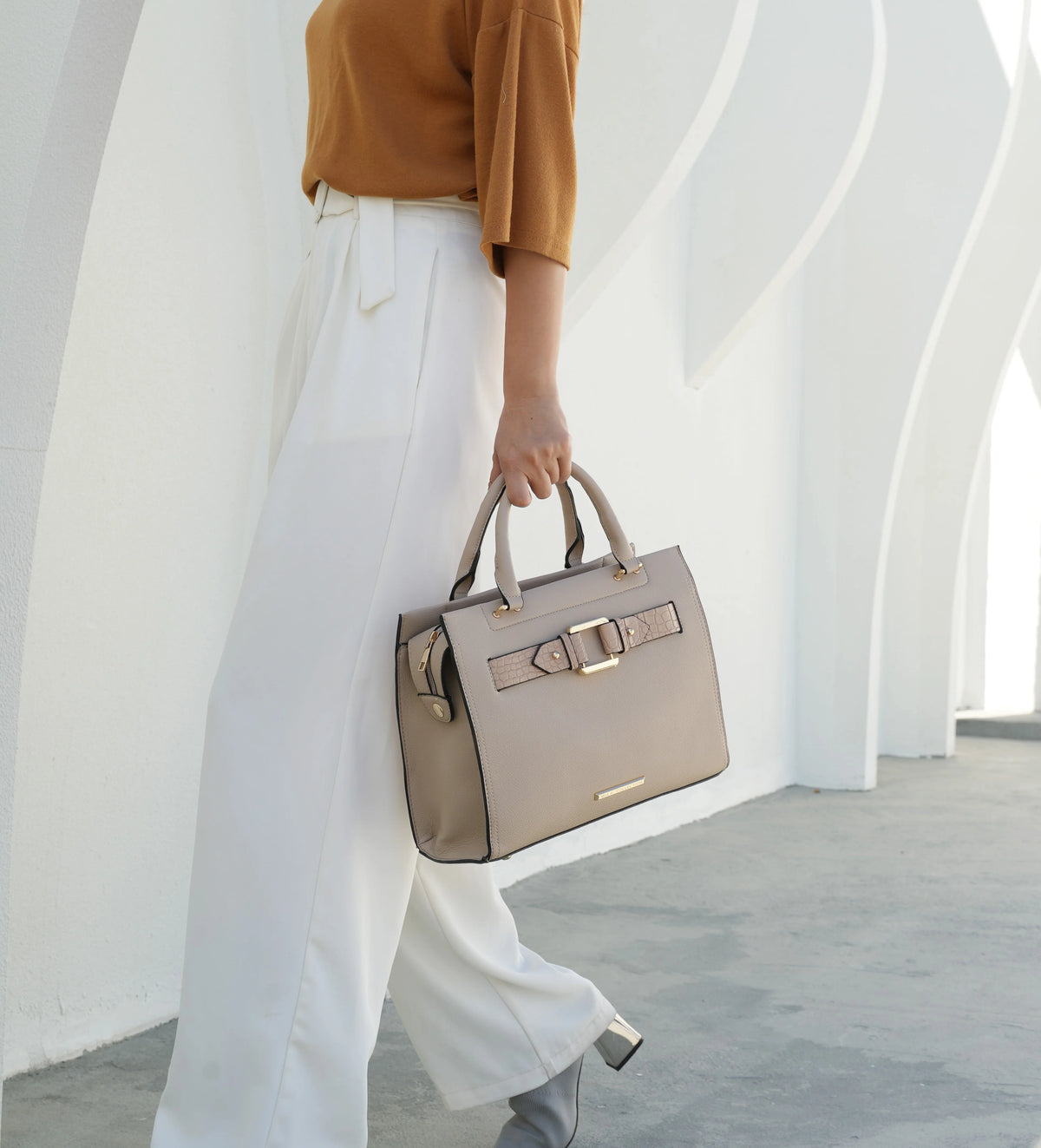 Taupe Vegan Leather Tote Bag & Wallet 2-Piece Set J3791