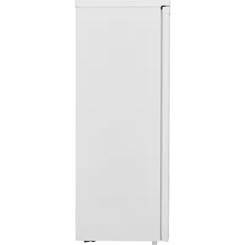 6 cu. Ft. Upright Freezer V677